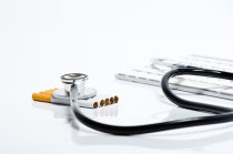 Fumantes ativas e passivas precisam de dose maior de anestésicos e analgésicos em cirurgias, de acordo com um estudo apresentado no <i>Euroanaesthesia Congress</i>