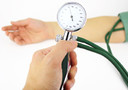 Artigo de revisão: efeitos dos anti-hipertensivos na insuficiência renal crônica, publicado pelo Hypertension Research