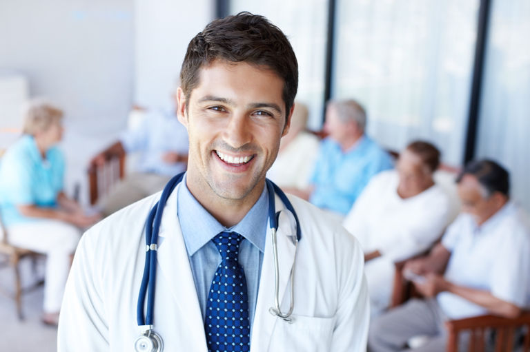 Ibope: 81% dos brasileiros de classe média confiam nos médicos (maior credibilidade atingida na pesquisa), 71% na igreja católica, 69% nas forças armadas - engenheiros e advogados ficam com 61% e 48%