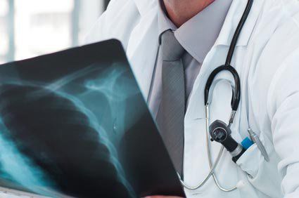 Terapêutica tripla no tratamento da doença pulmonar obstrutiva crônica reduz exacerbações dos sintomas