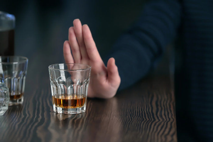 Wegovy reduz consumo excessivo de álcool em estudo sobre dependência alcoólica