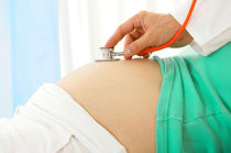 A gravidez avança a idade "biológica" das mulheres, mas o parto a faz retroceder