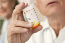 Anvisa: venda de antibióticos agora apenas mediante receita de controle especial em duas vias