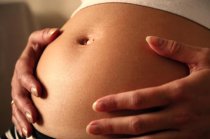 Engravidar três meses após aborto espontâneo ou induzido não aumenta os riscos, revela estudo