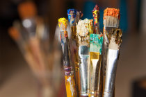 Estudo mostra que o envolvimento com as artes pode retardar o envelhecimento biol&oacute;gico