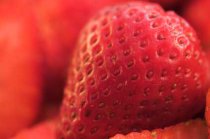 Frutas e vegetais que contêm flavonoides podem melhorar a saúde cerebral, ajudando na manutenção da função cognitiva