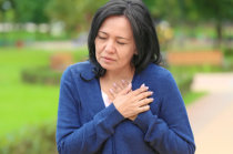 Mulheres são menos propensas a sobreviver ao infarto agudo do miocárdio com parada cardíaca fora do hospital