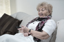 Passar muito tempo sentada ou deitada pode aumentar o risco de insuficiência cardíaca em 42% em mulheres mais velhas
