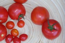 Polpa de tomate concentrada protege a pele contra os raios ultravioletas, prevenindo o câncer de pele e o fotoenvelhecimento