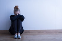 Risco de suicídio após automutilação em adolescentes e adultos jovens