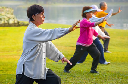Tai Chi Chuan reduz 58% das quedas entre idosos com alto risco de queda - Medical Journal > news.med.br