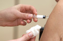 JAMA: imunogenicidade de duas doses da vacina contra o HPV em adolescentes mais jovens versus três doses em mulheres jovens