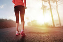 Nova pesquisa sugere que caminhar pode ajudar a prevenir novas crises de dor no joelho em pessoas com osteoartrite