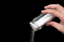 Nova recomendação do governo americano: adultos devem consumir no máximo 1.500 mg de sódio ao dia para evitar danos à saúde