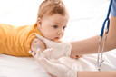 Relatório indica queda de até 82% no número de vacinações em crianças e adolescentes durante surto de COVID-19 no Colorado, EUA